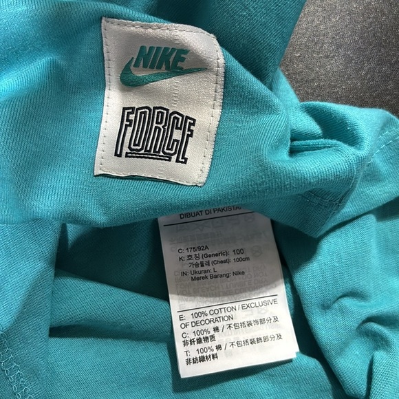 Nike Force Classic Fit,The Nike T 100% cotton round neck,Force patch @ left hip - Picture 6 of 8